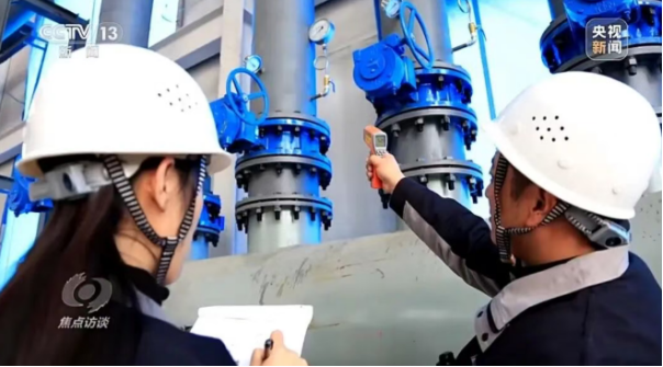 央視《焦點訪談》聚焦地?zé)崮芄┡?地大熱能