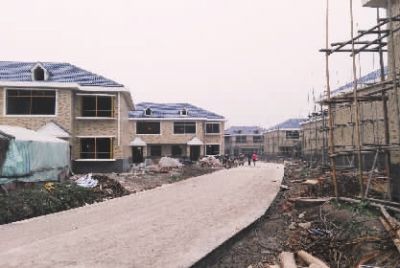 建設(shè)中的江洲墟場(chǎng)安置小區(qū)。